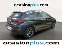 Usado Opel Astra 110 CV (80 kW) 2019 Negro Berlina