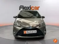 Usado Toyota Yaris Active 100 CV (73 kW) 2020 Gris