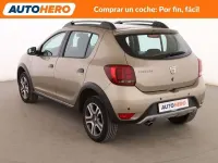 Usado Dacia Sandero 90 CV (66 kW) 2019 Gris Berlina