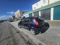Usado Ford Fiesta Ambiente 68 CV (50 kW) 2005 Azul Utilitario