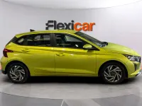 Usado Hyundai i20 101 CV (74 kW) 2024 Amarillo Utilitario
