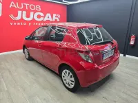 Usado Toyota Yaris Active 90 CV (66 kW) 2012 Rojo Utilitario