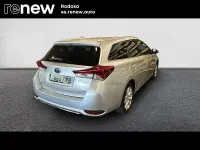 Usado Toyota Auris Touring Sports Active 99 CV (72 kW) 2021 Gris Familiar