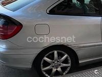 Usado Mercedes C220 143 CV (105 kW) 2001 Gris / plata Berlina