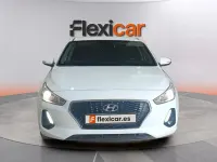 Usado Hyundai i30 110 CV (80 kW) 2018 Blanco Berlina