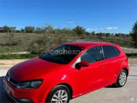 Usado VW Polo Advance 75 CV (55 kW) 2015 Rojo Berlina