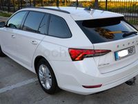 Usado Skoda Octavia Style 150 CV (110 kW) 2020 Blanco Familiar
