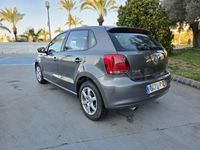 Usado VW Polo Advance 90 CV (66 kW) 2013 Gris / plata Utilitario
