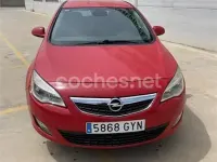 Usado Opel Astra Sport 110 CV (80 kW) 2010 Rojo Berlina