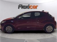 Usado Toyota Yaris Hybrid Active 116 CV (85 kW) 2023 Rojo Utilitario