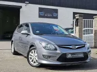 Usado Hyundai i30 GLS 128 CV (94 kW) 2011 Gris Utilitario