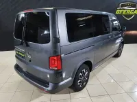 Usado VW Caravelle Trendline 114 CV (83 kW) 2021 Gris / plata Van