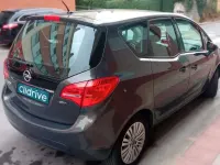 Usado Opel Meriva Selective 110 CV (80 kW) 2013 Gris Monovolumen