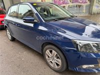 Usado Skoda Fabia Business Line 75 CV (55 kW) 2017 Azul Berlina