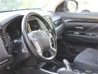 Usado Mitsubishi Outlander P-HEV 203 CV (149 kW) 2017 Negro SUV