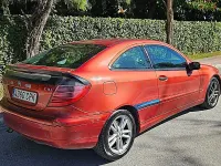 Usado Mercedes C200 122 CV (89 kW) 2003 Rojo Berlina