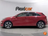 Usado Kia Ceed 136 CV (100 kW) 2021 Rojo Utilitario