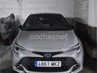Usado Toyota Corolla 140 CV (102 kW) 2023 Gris / plata Berlina