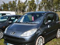 Usado Peugeot 1007 70 CV (51 kW) 2005 Gris / plata Monovolumen