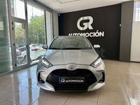Usado Toyota Yaris 125 CV (91 kW) 2023 Gris / plata Utilitario
