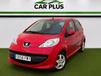 Usado Peugeot 107 54 CV (39 kW) 2007 Rojo Utilitario