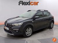 Usado Dacia Sandero Comfort 101 CV (74 kW) 2022 Gris Utilitario
