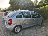 Usado Citroën Xsara Picasso Exclusive 90 CV (66 kW) 2003 Gris / plata Monovolumen