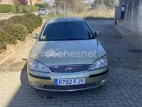 Usado Ford Mondeo Futura 130 CV (95 kW) 2006 Beige Berlina