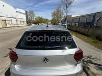 Usado VW Polo Sportline 95 CV (69 kW) 2018 Gris / plata Utilitario