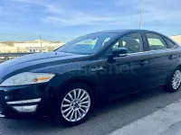 Usado Ford Mondeo Limited 140 CV (102 kW) 2014 Negro Berlina