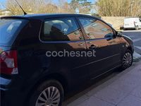 Usado VW Polo Highline 75 CV (55 kW) 2004 Negro Utilitario