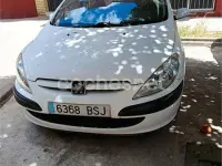 Usado Peugeot 307 90 CV (66 kW) 2002 Blanco Berlina