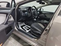 Usado Toyota Avensis Advance 150 CV (110 kW) 2015 Gris / plata Familiar