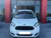 Usado Ford Tourneo Courier Trend 75 CV (55 kW) 2015 Blanco Monovolumen