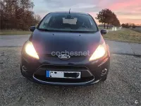 Usado Ford Fiesta Titanium 82 CV (60 kW) 2010 Azul Berlina