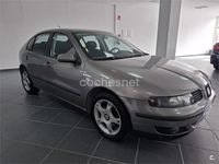Usado Seat Leon Sport 110 CV (80 kW) 2003 Gris / plata Utilitario