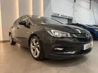 Usado Opel Astra Business 110 CV (80 kW) 2017 Gris / plata Berlina