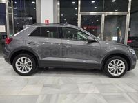 Usado VW T-Roc Life 150 CV (110 kW) 2023 Gris / plata SUV