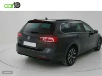 Usado VW Passat Executive 150 CV (110 kW) 2023 Gris Familiar