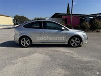 Usado Ford Focus Sport 115 CV (84 kW) 2005 Gris / plata Berlina