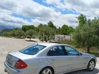 Usado Mercedes E220 Avantgarde 143 CV (105 kW) 2004 Gris / plata Familiar