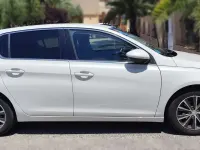Usado Peugeot 308 Style 110 CV (80 kW) 2016 Blanco Utilitario