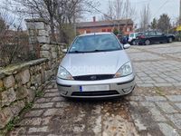 Usado Ford Focus Ghia 115 CV (84 kW) 2003 Gris / plata Berlina