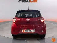 Usado Hyundai i10 67 CV (49 kW) 2023 Rojo Utilitario