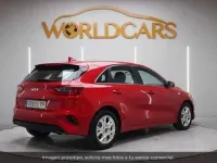 Usado Kia Ceed 120 CV (88 kW) 2022 Rojo Utilitario