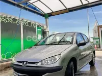 Usado Peugeot 206 75 CV (55 kW) 2004 Gris / plata Berlina