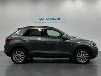Usado VW T-Roc 115 CV (84 kW) 2024 Gris / plata SUV