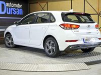 Usado Hyundai i30 116 CV (85 kW) 2021 Blanco Berlina