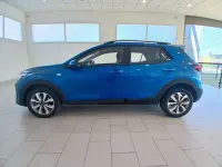Usado Kia Stonic 84 CV (61 kW) 2022 Azul SUV
