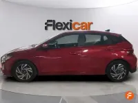 Usado Hyundai i20 100 CV (73 kW) 2024 Rojo Utilitario